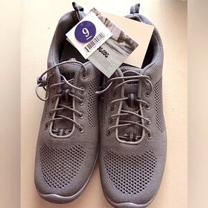 NWT Men's Water Shoes